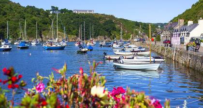 Bryngarw, Holiday Home Trefin, Sleeps 12, 6 bedrooms, bathrooms