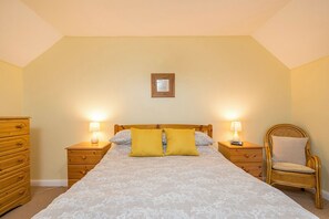 3 bedrooms, iron/ironing board, Internet