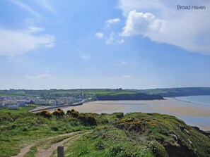 Beach - Camrose Mill, Holiday Property Camrose, Sleeps 4, 2 bedrooms,  bathrooms (Haverfordwest)