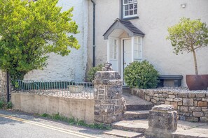 Exterior - Carew Cottage, Holiday Cottage Carew, Sleeps 4, 2 bedrooms,  bathrooms (Tenby)