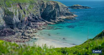 Carreg Samson, Holiday Cottage Abercastle, Sleeps 8, 4 bedrooms, bathrooms