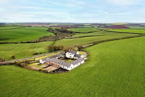 Exterior - Coachmans Cottage, Holiday Cottage Nr St Brides, Sleeps 3, 2 bedrooms, bathrooms (Haverfordwest)