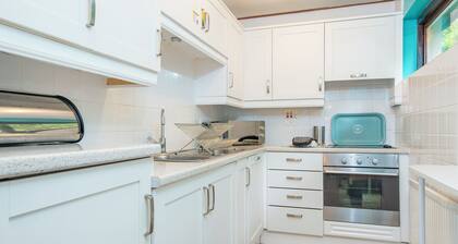 Cormorant Cottage, Holiday home St Dogmaels, Sleeps 2, 1 bedrooms, bathrooms