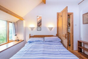 2 slaapkamers, een strijkplank/strijkijzer, internet