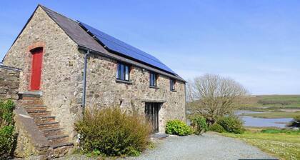Crabhall Barn, Holiday Property Dale, Sleeps 4, 2 bedrooms, bathrooms