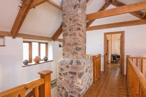 Interior - Crabhall Barn, Holiday Property Dale, Sleeps 4, 2 bedrooms, bathrooms (Haverfordwest)