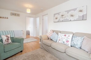 DVD player - Daisy Cottage, Holiday Cottage Llanfallteg, Near Narberth, Sleeps 4, 2 bedrooms,  bathrooms (Whitland)