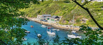 Dingle Cottage, Holiday Cottage Solva, Sleeps 4, 2 bedrooms,  bathrooms