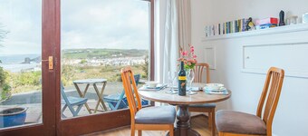 Driftwood, Holiday Home Broad Haven, Sleeps 2, 1 bedrooms,  bathrooms