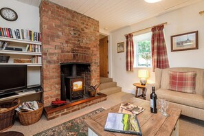 Living area - Felin Fach, Holiday property Llandeloy, Sleeps 8, 4 bedrooms,  bathrooms (Haverfordwest)