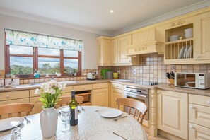 Microwave, dishwasher, coffee/tea maker, toaster - Forty Winks, Holiday Home Freshwater East, Sleeps 6, 3 bedrooms,  bathrooms (Freshwater East)