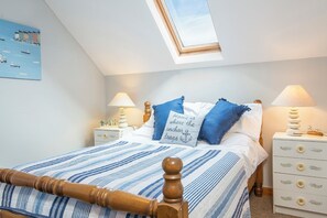 3 bedrooms, iron/ironing board, WiFi - Gamekeepers Cottage, Holiday Cottage Nr St Brides, Sleeps 6, 3 bedrooms, bathrooms (Haverfordwest)