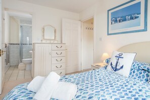 3 عدّة غرف نوم ومكواة/لوح كي وخدمة الإنترنت