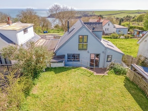 Exterior - Glan y Mor, Holiday Home Freshwater East, Sleeps 6, 3 bedrooms, bathrooms (PEMBROKE)