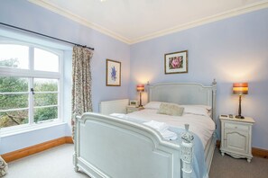 7 camere, ferro/asse da stiro, accesso a Internet