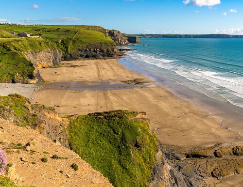 Glebe House, Holiday Cottage Nolton Haven, Sleeps 14, 7 bedrooms,  bathrooms