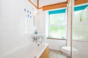 Towels - Glen Holme, Holiday Apartment Little Haven, Sleeps 3, 1 bedrooms,  bathrooms (Little Haven)
