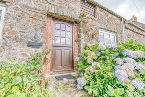 Exterior detail - Honey Hook Cottage, Holiday Cottage Nolton, Sleeps 5, 2 bedrooms,  bathrooms (Haverfordwest)