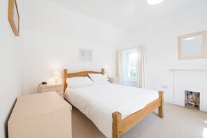 2 chambres, fer et planche à repasser, accès Internet