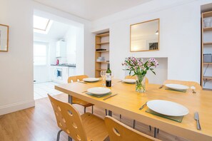 Dining - Inglenook House, Holiday Home Manorbier, Sleeps 8, 4 bedrooms,  bathrooms (TENBY)