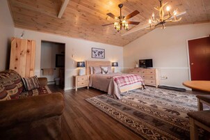 Classic Studio | Individually decorated, individually furnished, desk, laptop workspace