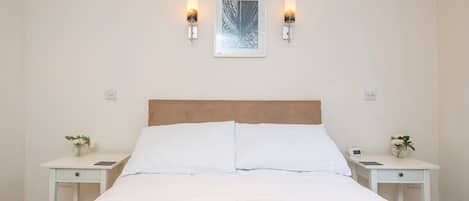 1 bedroom, iron/ironing board, Internet