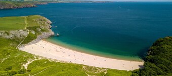 Lark View, Holiday Cottage Bosherston, Sleeps 4, 2 bedrooms,  bathrooms