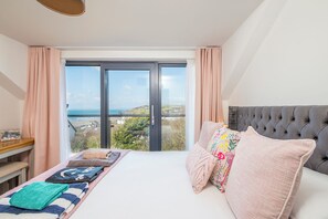 4 habitaciones, tabla de planchar con plancha y internet 