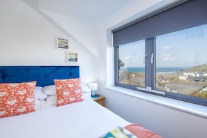 4 bedrooms, iron/ironing board, Internet - Lions Head, Holiday Cottage Broad Haven, Sleeps 8, 4 bedrooms,  bathrooms (Haverfordwest)