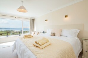 3 bedrooms, iron/ironing board, Internet - Llyswen, Holiday Cottage Newport, Sleeps 6, 3 bedrooms,  bathrooms (Newport)