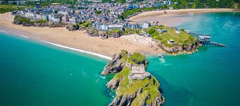 Lower Deck, Holiday Apartment Tenby, Sleeps 2, 1 bedrooms,  bathrooms