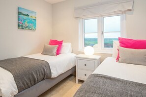 4 Schlafzimmer, BĂŒgeleisen/BĂŒgelbrett, Internetzugang