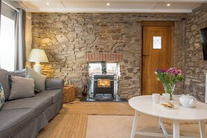 Living area - Lower Folly, Holiday Cottage Nolton Haven, Sleeps 8, 4 bedrooms, bathrooms (Haverfordwest)