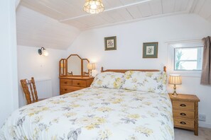 2 slaapkamers, een strijkplank/strijkijzer, internet