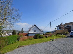 Property grounds - Minim Cottage, Holiday Cottage Saundersfoot, Sleeps 4, 2 bedrooms, bathrooms (Saundersfoot)