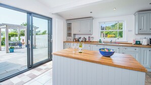 Unclassified image, 4 of 56, button - Musselwick House, holiday property St Ishmaels, Near Dale, Sleeps 8, 4 bedrooms,  bathrooms (Haverfordwest)