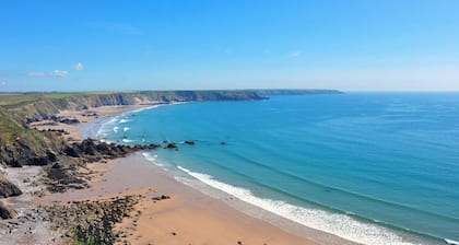 Musselwick House, holiday property St Ishmaels, Near Dale, Sleeps 8, 4 bedrooms,  bathrooms