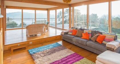 Nantsaeson, Holiday Home Gwbert , Sleeps 8, 4 bedrooms, bathrooms