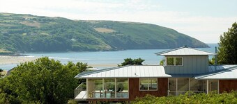 Nantsaeson, Holiday Home Gwbert , Sleeps 8, 4 bedrooms,  bathrooms