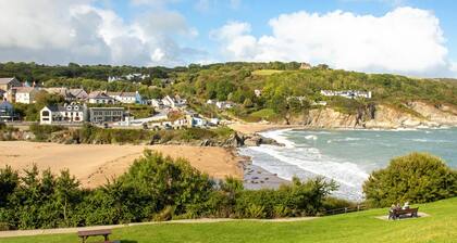 Nantsaeson, Holiday Home Gwbert , Sleeps 8, 4 bedrooms, bathrooms