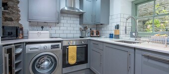 Penrallt Cottage, Holiday Cottage Fishguard, Sleeps 4, 2 bedrooms, bathrooms
