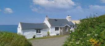 Penrhyn, Holiday Cottage Strumble Head, Sleeps 6, 3 bedrooms, bathrooms