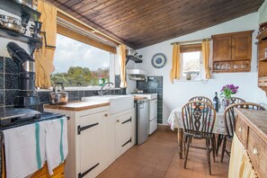 Microwave, toaster, cookware/dishes/utensils - Penrhyn, Holiday Cottage Strumble Head, Sleeps 6, 3 bedrooms,  bathrooms (Goodwick)