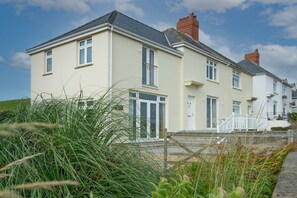 Exterior - Pickleridge View, Holiday Home Dale, Sleeps 10, 5 bedrooms,  bathrooms (Dale)