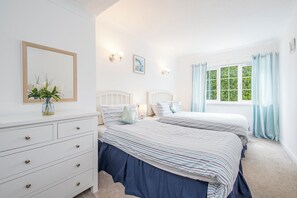 5 室のベッドルーム、アイロン / アイロン台、インターネット