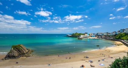 Pine Lodge, Holiday Home Wisemans Bridge, Pembrokeshire, Sleeps 12, 5 bedrooms, bathrooms