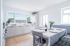 Dining - Ravenhill, Holiday Cottage Penally, Sleeps 4, 2 bedrooms,  bathrooms (Tenby)