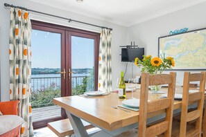 Dining - Rhyd y Groes, Holiday Cottage Burton, Sleeps 10, 5 bedrooms,  bathrooms (Milford Haven)