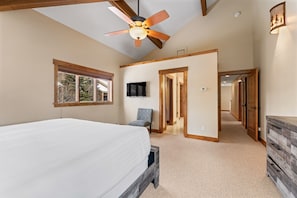 4 bedrooms, desk, free WiFi, bed sheets - Easy Access to Keystone Resort, Private Balcony w/ Mountain Views & Seating! (Keystone)