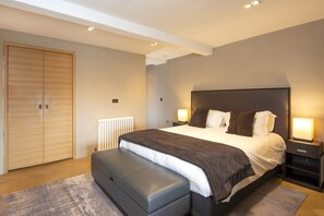 6 soverom, strykejern/-brett og internettilgang